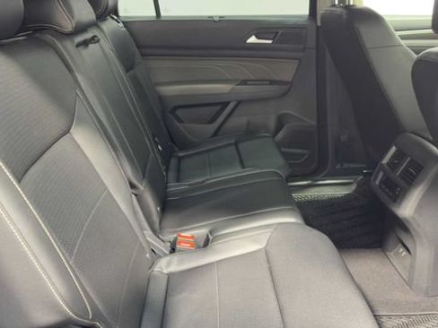 Used 2022 Volkswagen Atlas SE w/ Black Wheel Package FWD image 14