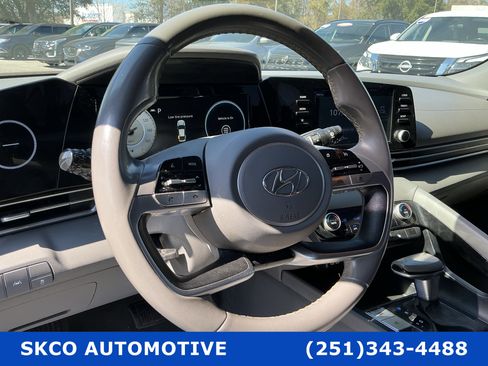 Used 2021 Hyundai Elantra SEL w/ Convenience Package image 19