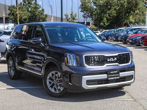 Certified 2025 Kia Telluride LX FWD image 2