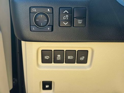 Used 2023 Lexus GX 460 Premium w/ Premium Package AWD/4WD image 26