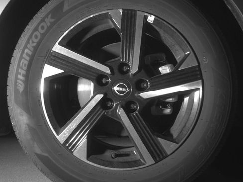 Used 2025 Nissan Sentra SV FWD image 16