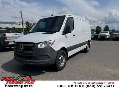 Used 2022 Mercedes-Benz Sprinter 2500 image 4