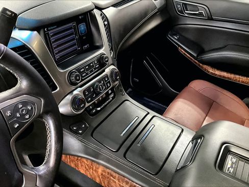 Used 2019 Chevrolet Tahoe Premier w/ Premier Plus Edition AWD/4WD image 17