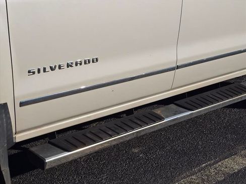 Used 2017 Chevrolet Silverado 1500 LTZ AWD/4WD image 16
