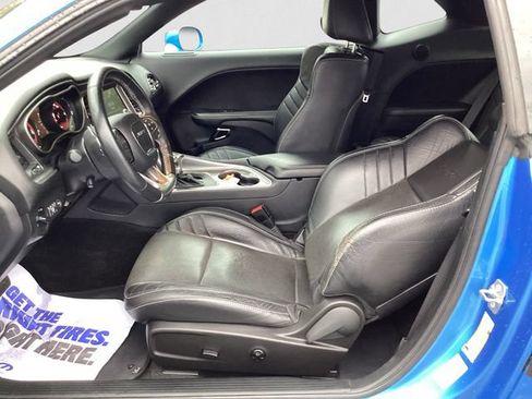 Used 2016 Dodge Challenger SRT Hellcat RWD image 15