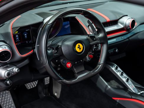 Used 2019 Ferrari 812 Superfast RWD image 7
