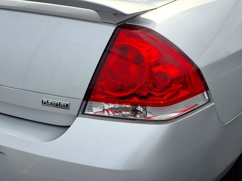 Used 2013 Chevrolet Impala LTZ FWD image 25