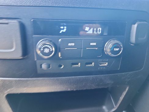 Used 2019 GMC Yukon SLT w/ Open Road Package AWD/4WD image 14