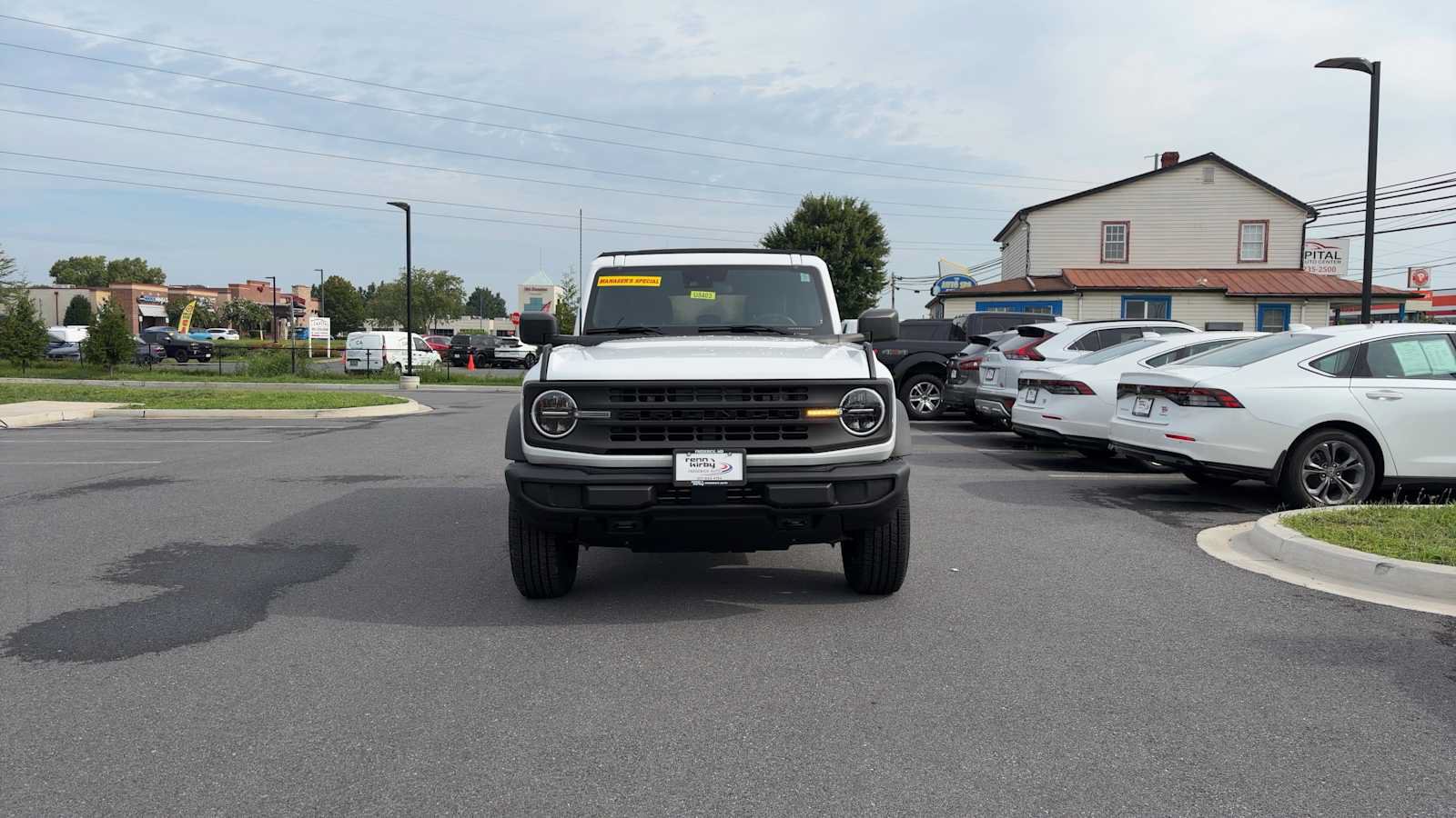 Used 2023 Ford Bronco 4-Door AWD/4WD image 2