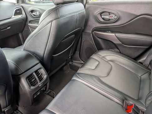 Used 2022 Jeep Cherokee Latitude Lux w/ Sun & Sound Group FWD image 34