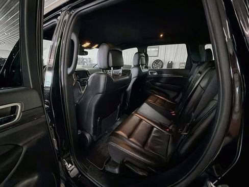 Used 2022 Jeep Grand Cherokee Limited w/ Technology Group AWD/4WD image 9