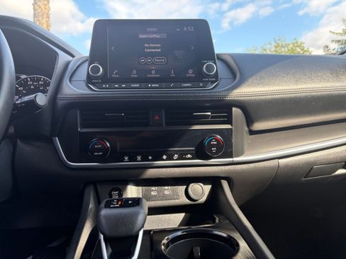 Used 2025 Nissan Rogue SV FWD image 20