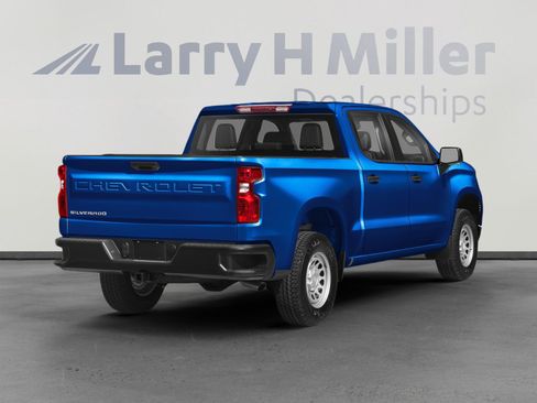 Used 2023 Chevrolet Silverado 1500 LT w/ Z71 Off-Road Package image 2