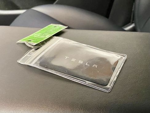 Used 2023 Tesla Model Y Long Range AWD/4WD image 30