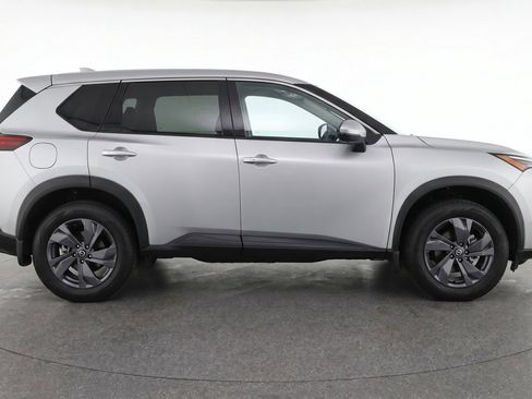 Used 2025 Nissan Rogue SV AWD/4WD image 11
