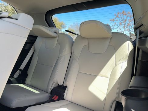 Used 2021 Volvo XC90 T5 Momentum w/ Protection Package Premier image 15