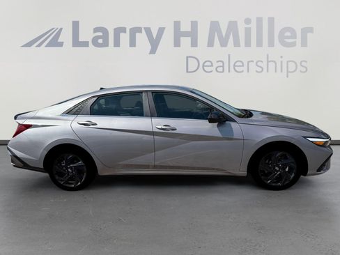 New 2026 Hyundai Elantra SEL Sport Premium image 9