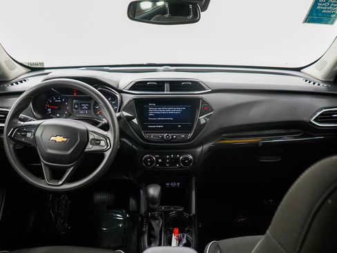 Used 2021 Chevrolet TrailBlazer LT w/ Convenience Package FWD image 13