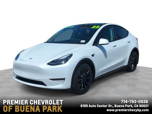 Used 2023 Tesla Model Y Long Range AWD/4WD image 1