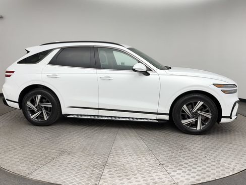 Certified 2026 Genesis GV70 3.5T Sport Advanced AWD/4WD image 9