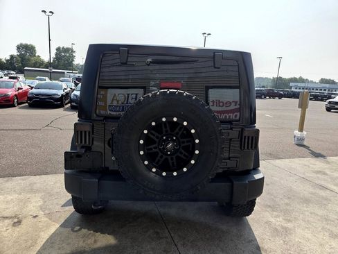 Used 2017 Jeep Wrangler Sport image 6