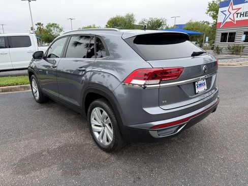Used 2021 Volkswagen Atlas Cross Sport SE w/ Panoramic Sunroof Package FWD image 4
