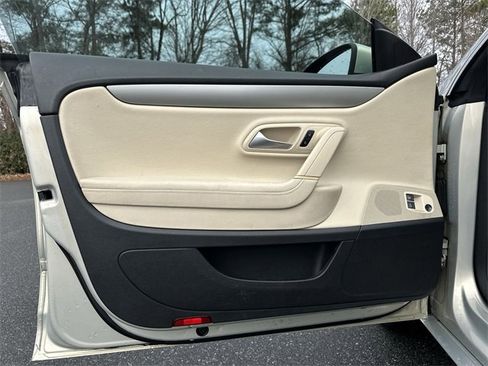 Used 2010 Volkswagen CC Sport image 14