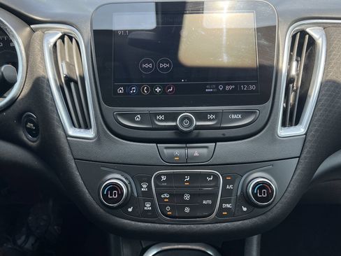 Used 2021 Chevrolet Malibu LT w/ Midnight Edition FWD image 4