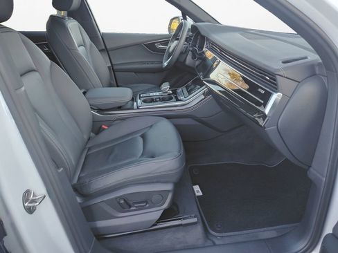 Used 2025 Audi Q7 3.0T Premium Plus image 23