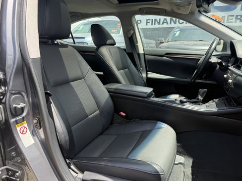 Used 2018 Lexus ES 350 w/ Premier Package image 21