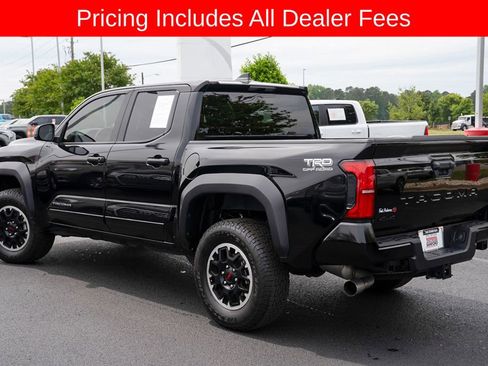 Certified 2025 Toyota Tacoma TRD Off-Road AWD/4WD image 3
