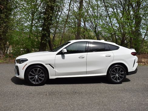 Used 2021 BMW X6 xDrive40i w/ M Sport Package AWD/4WD image 4