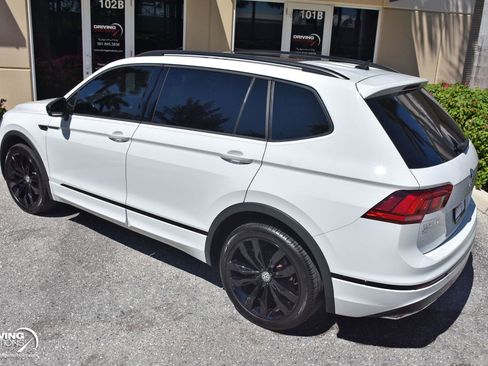 Used 2021 Volkswagen Tiguan SE R-Line image 23