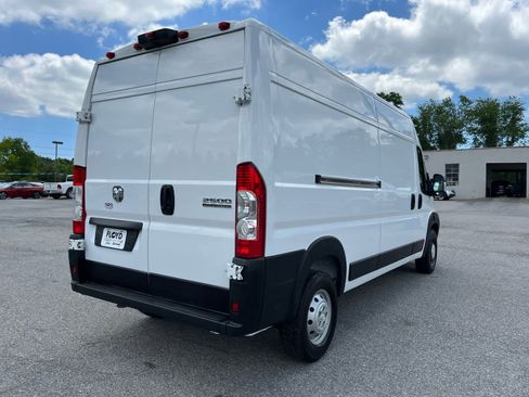 Used 2023 RAM ProMaster 2500 FWD image 3