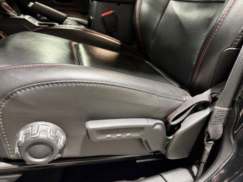 Used 2021 Jeep Wrangler Unlimited Rubicon w/ Uconnect 4C Nav & Sound Group image 23