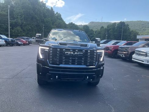 Used 2024 GMC Sierra 2500 Denali Ultimate AWD/4WD image 2