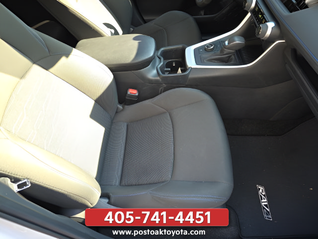 Used 2025 Toyota RAV4 SE AWD/4WD image 29