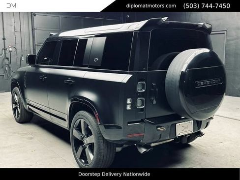Used 2022 Land Rover Defender 110 V8 AWD/4WD image 5