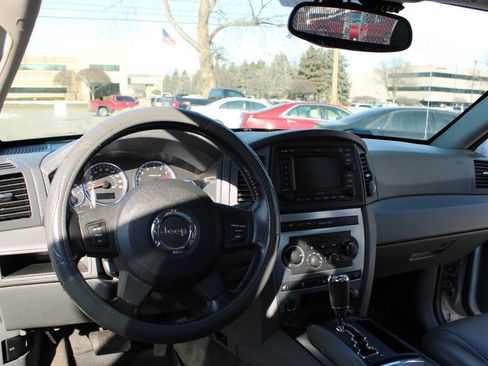 Used 2006 Jeep Grand Cherokee SRT8 w/ SRT Option Group I AWD/4WD image 35
