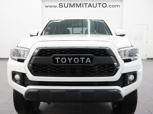 Used 2016 Toyota Tacoma TRD Off-Road image 19