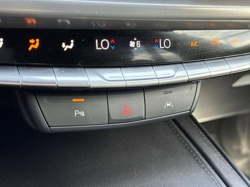 Used 2024 Cadillac XT4 Premium Luxury image 18