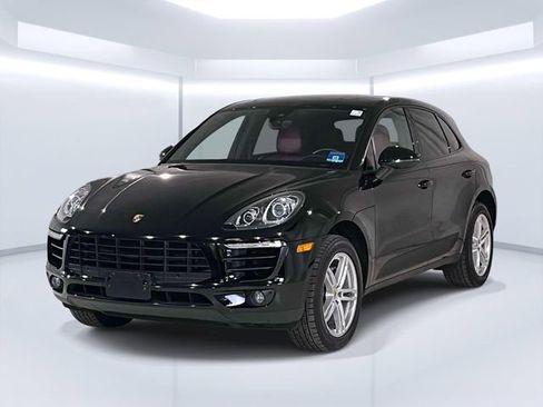 Used 2018 Porsche Macan AWD/4WD image 1