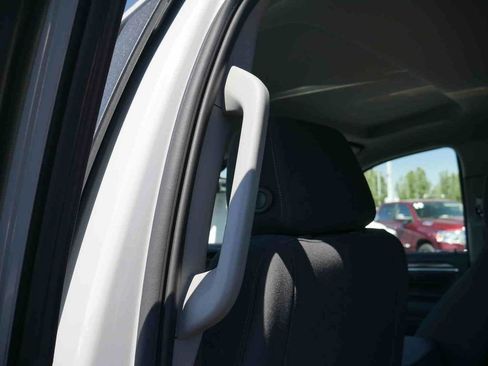 Used 2025 Chevrolet Silverado 1500 RST AWD/4WD image 17
