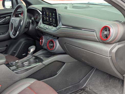 Used 2025 Chevrolet Blazer RS w/ Enhanced Convenience Package image 29