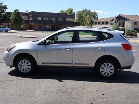 Used 2015 Nissan Rogue S w/ Convenience Package AWD/4WD image 9