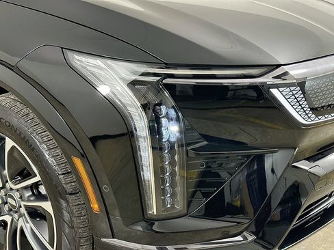 Used 2026 Cadillac Optiq Sport 2 w/ LPO, Floor Liner Package AWD/4WD image 39