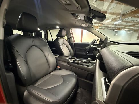 Used 2026 Toyota Grand Highlander AWD Hybrid image 13