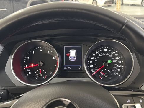 Used 2019 Volkswagen Tiguan SE w/ Panoramic Sunroof Package AWD/4WD image 27