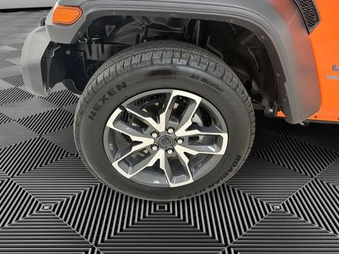 Used 2025 Jeep Wrangler Unlimited Sport S 4xe w/ Convenience Group AWD/4WD image 9