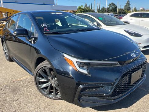 Used 2026 Toyota Corolla SE FWD image 3